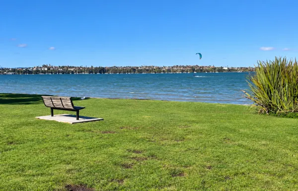 Kitesurfing in The Spit