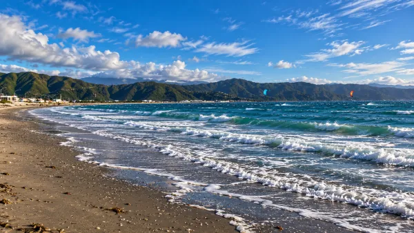 Kitesurfing in Petone