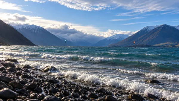 Kitesurfing in Lake Coleridge