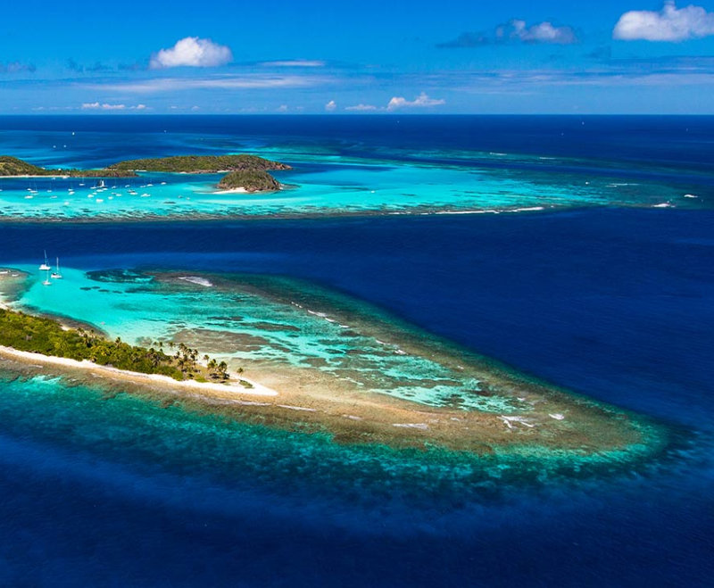 Between Water and Sky: Kitesurfing in the Grenadines