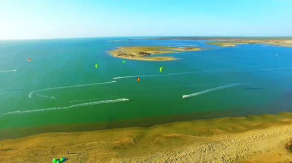 kitesurfing in Adam's Bridge