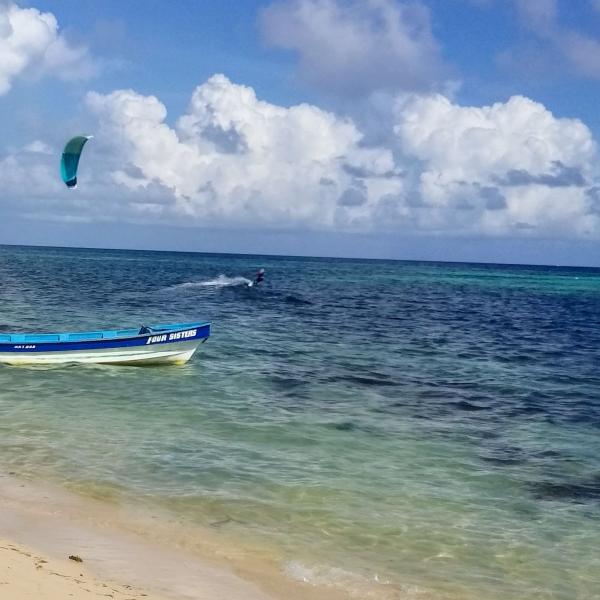 kitesurfing in Sand Fly Bay Corn island 