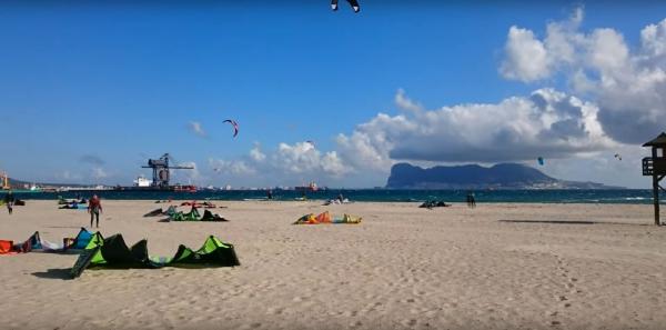 kitesurfing in Los Palmones